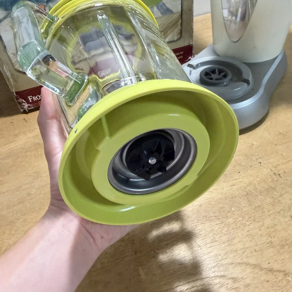 Margaritaville Frozen Concoction Maker DM0500 Bahamas Margarita Machine 450W